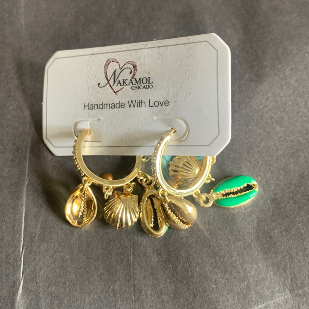 🎁Nakamol earrings.